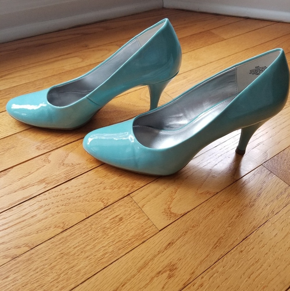 Bandalino Robin Egg Blue Patent Heels